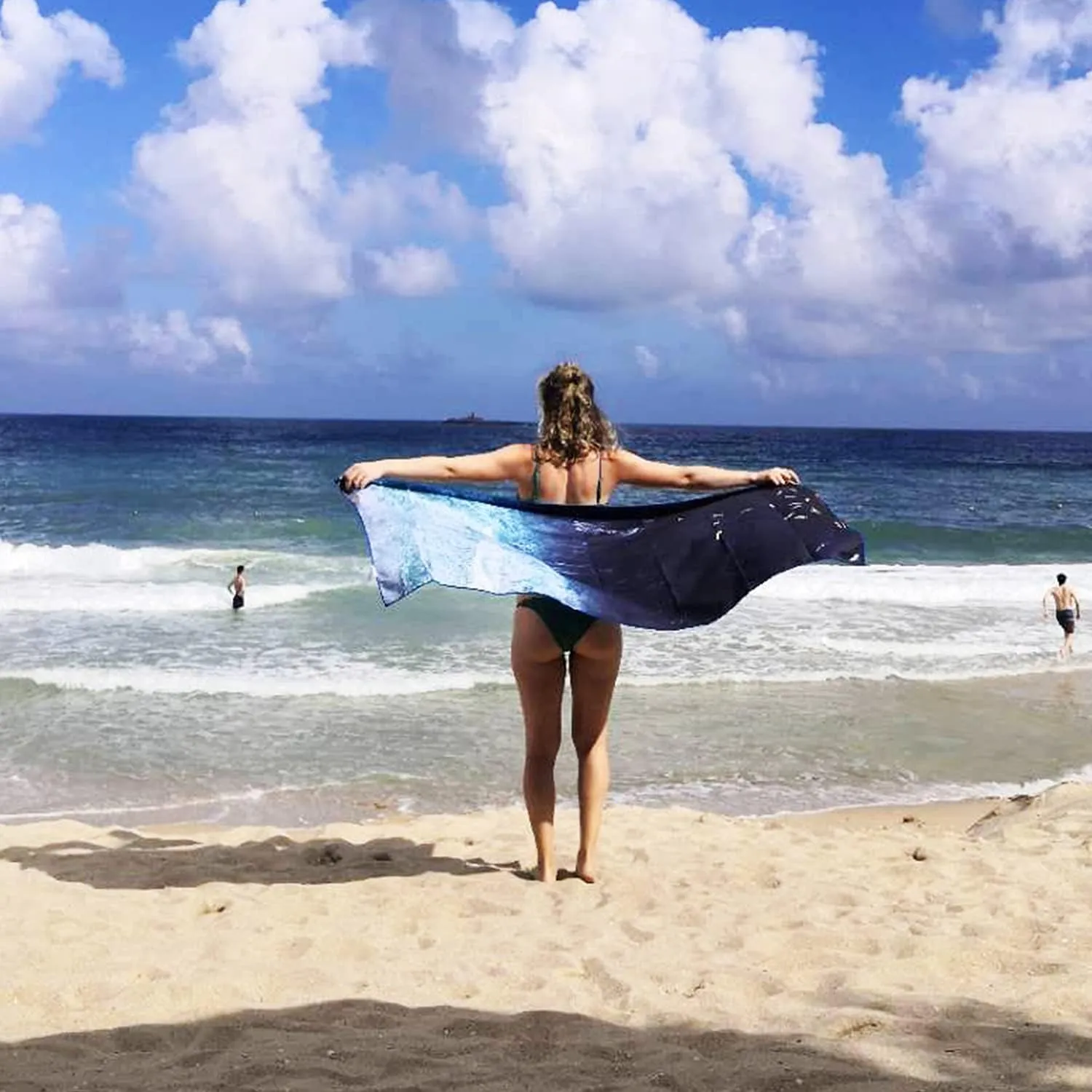 4Monster Microfiber Beach Towel Quick Dry,Super Absorbent Lightweight Travel Towel for Swimmers, Sand Free Camping Towel, Beach Towels for Pool, Swim, Water Sports,Yoga,Gym,Backpacking