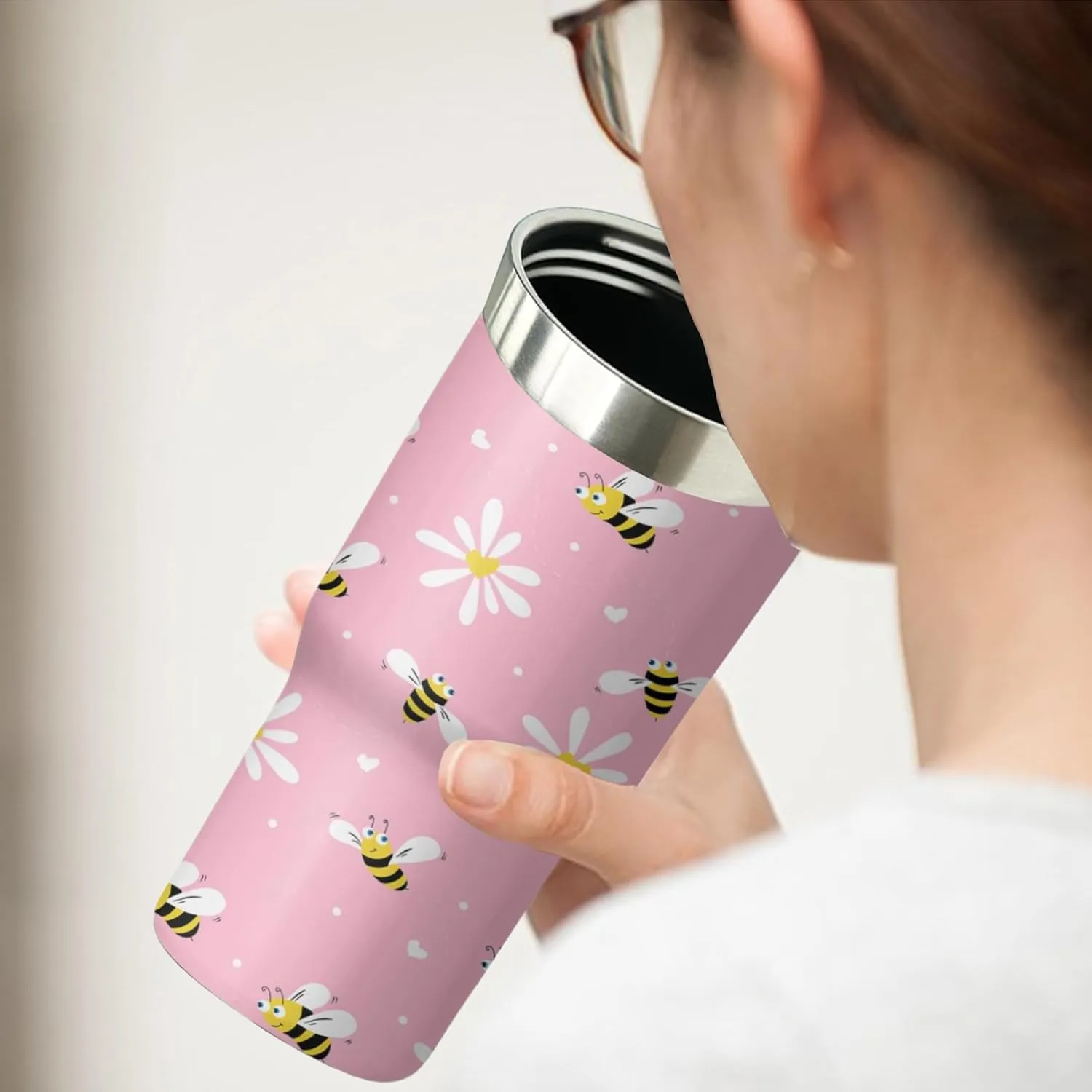 Bee Tumbler with Handle and Flip Straw for Women Men, 30oz Daisy Stainless Steel Insulated Cup, Water Bottle Travel Coffee Mug,Gifts for Animal Lovers