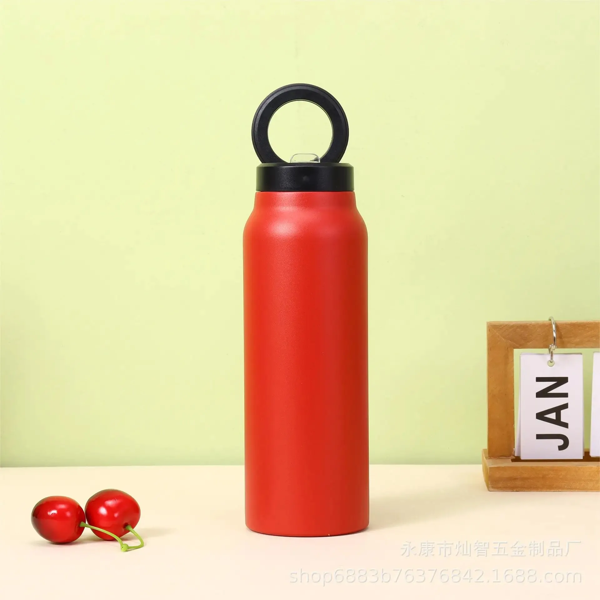 HydraConnect Insulated Water Bottle with Magnetic Phone Mount